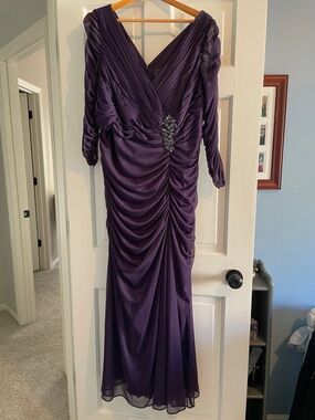 Adrianna Papell Aubergine Embellished 3/4 Sleeve Ruched Formal Gown Size 16w
